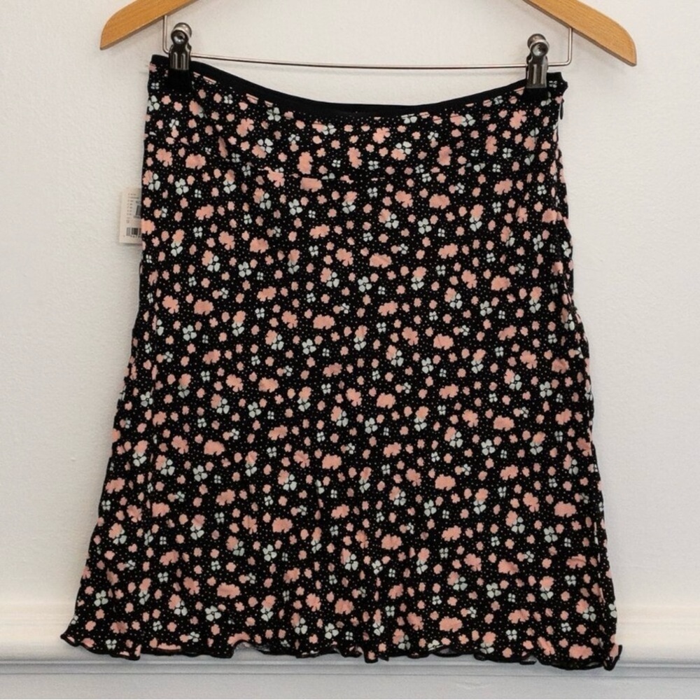 Free People Black Pink Floral Mini Skirt Size 0 100% Viscose Lightweight (NWT) - Picture 3 of 5